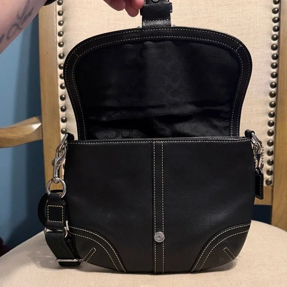 Vintage Coach Crossbody Bag, No. F043-7843 - Picture 4 of 12